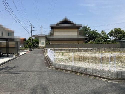 前面道路（北西側）