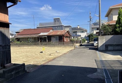 前面道路（北東側）より撮影