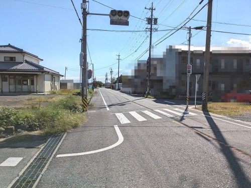 前面道路（西）